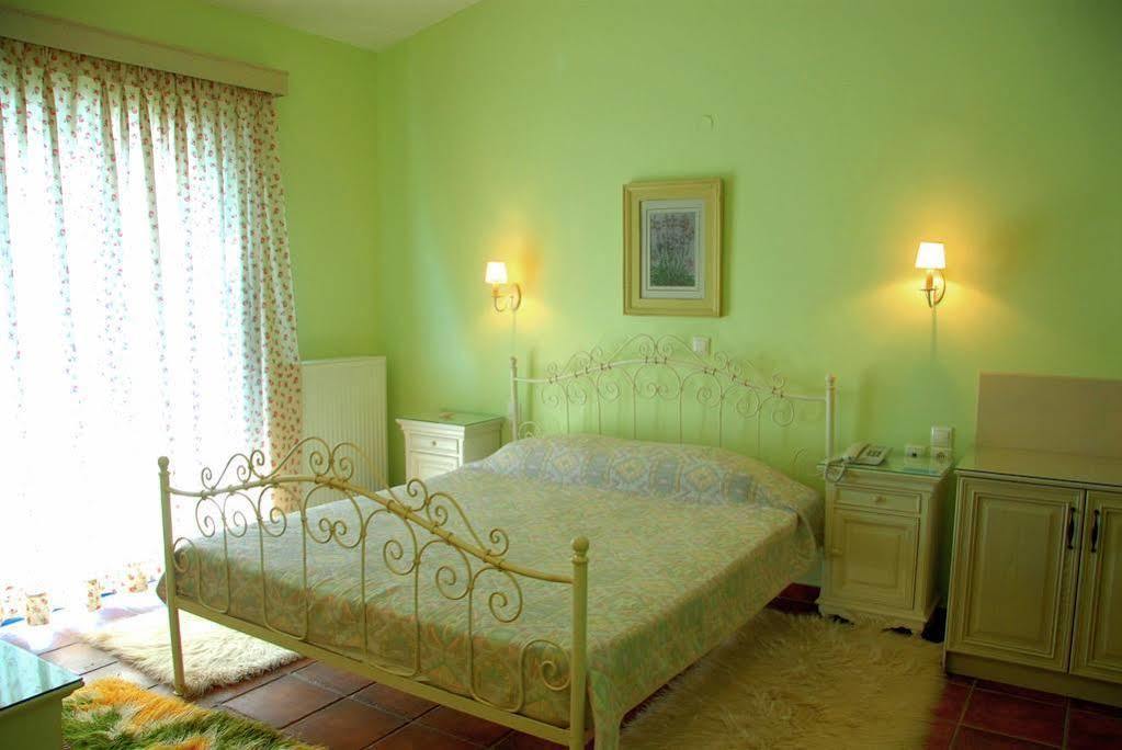 Agnadi Hotel Rovies Extérieur photo